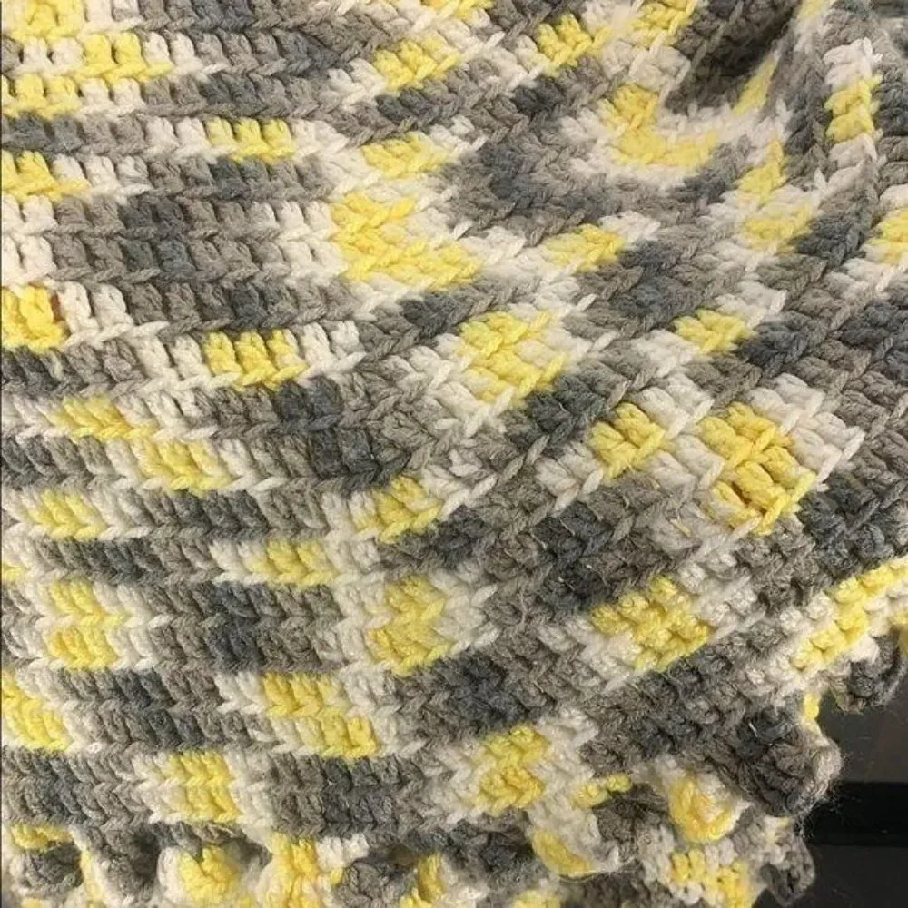 Handmade Knitted Crocheted Grey Yellow White Round lap baby‎ Blanket